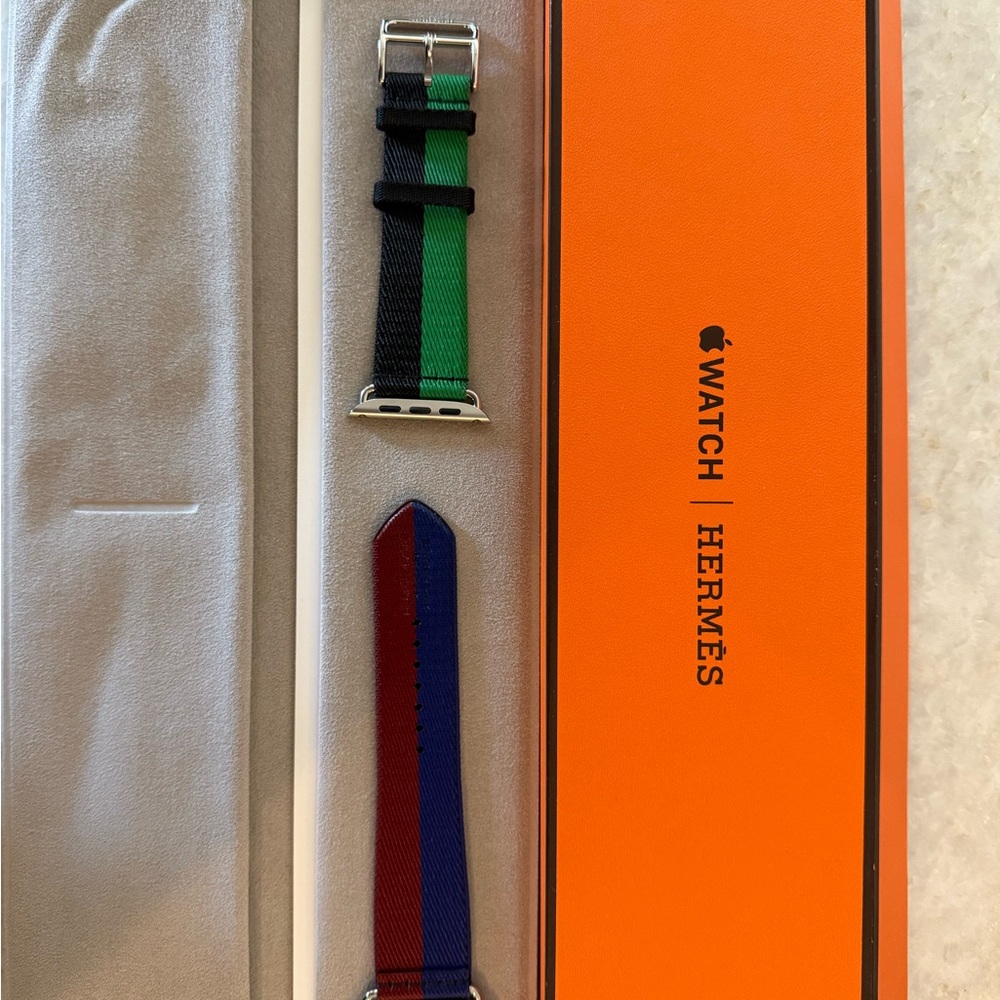 Hermès Dual-Tone Apple Watch Bands in Green and Blue